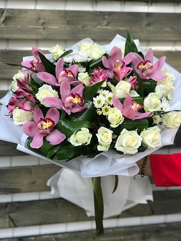 Букет цветов из: Розы и Хризантемы в Покровке Воронежской области