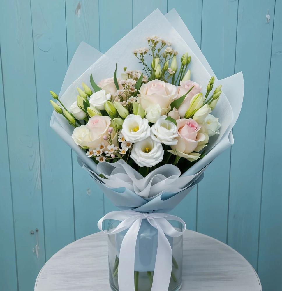 Букет цветов из: Розы и Лизиантусы в Покровке Воронежской области