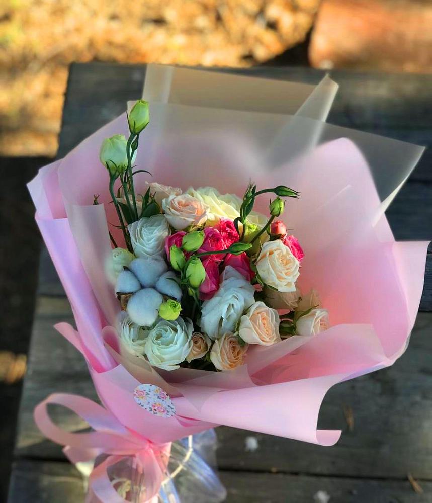 Букет цветов из: Розы и Лизиантусы в Покровке Воронежской области