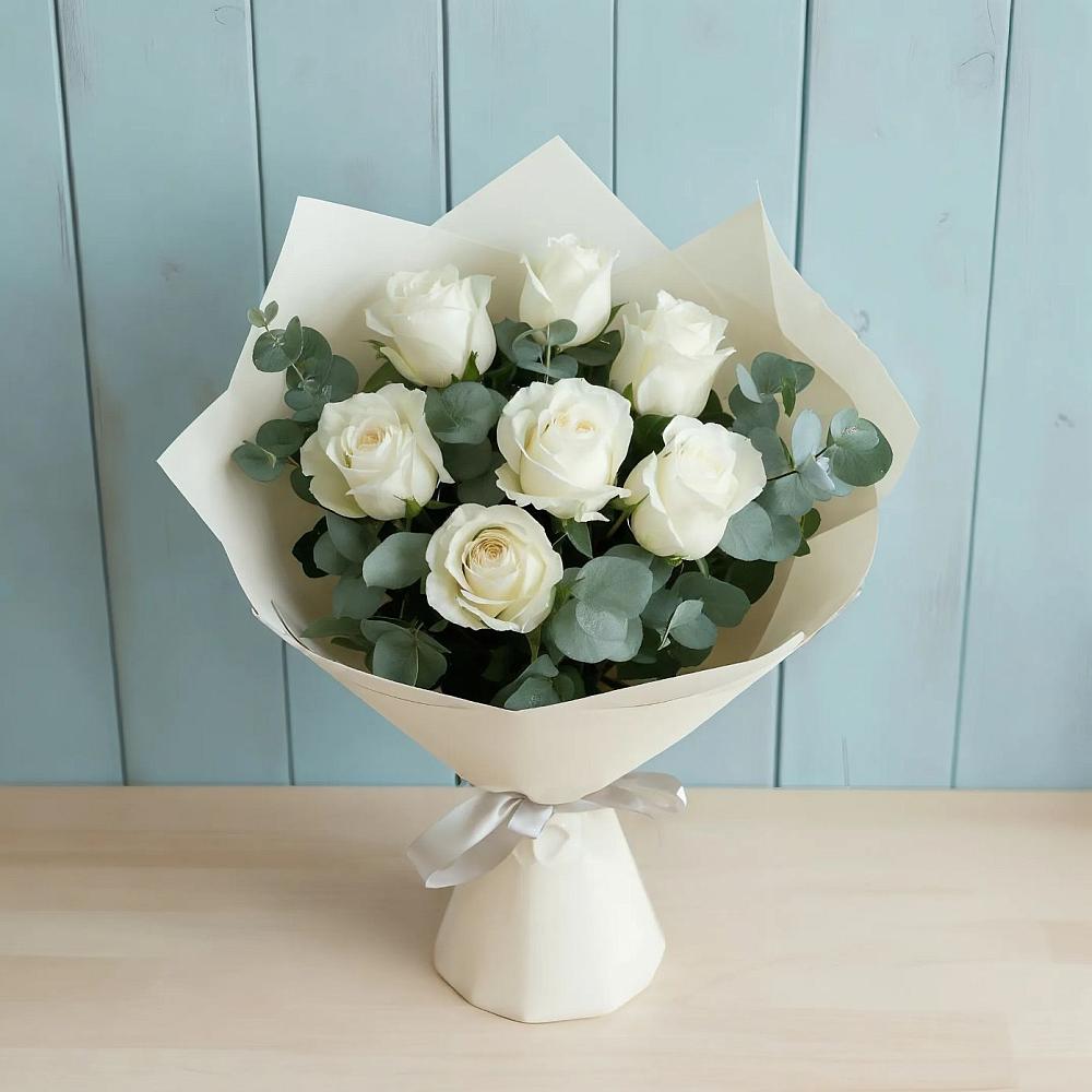 Букет Белые розы в Эвкалипте в Покровке Воронежской области