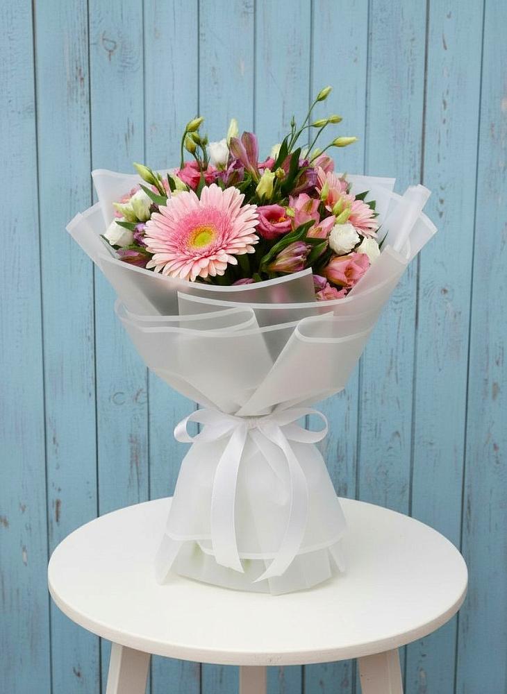 Букет цветов из: Герберы, Альстромерии и Лизиантусы в Покровке Воронежской области