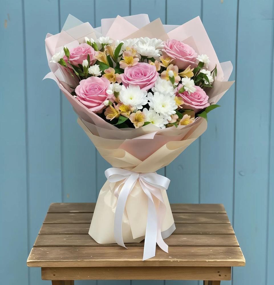 Букет цветов из: Гвоздики, Орхидеи и Розы в Покровке Воронежской области