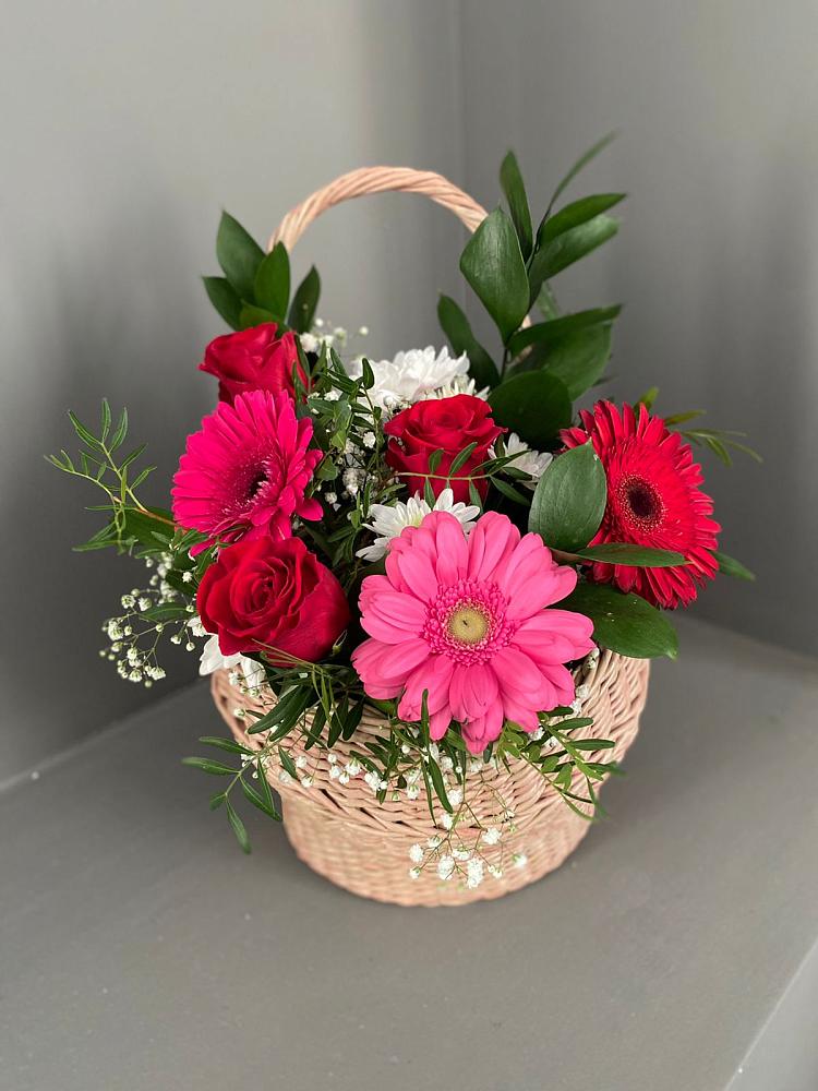 Цветочная композиция из Розы, Хризантемы и Герберы в корзине в Покровке Воронежской области