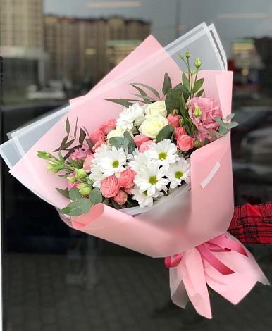 Букет цветов из: Розы, Лизиантусы и Хризантемы в Покровке Воронежской области
