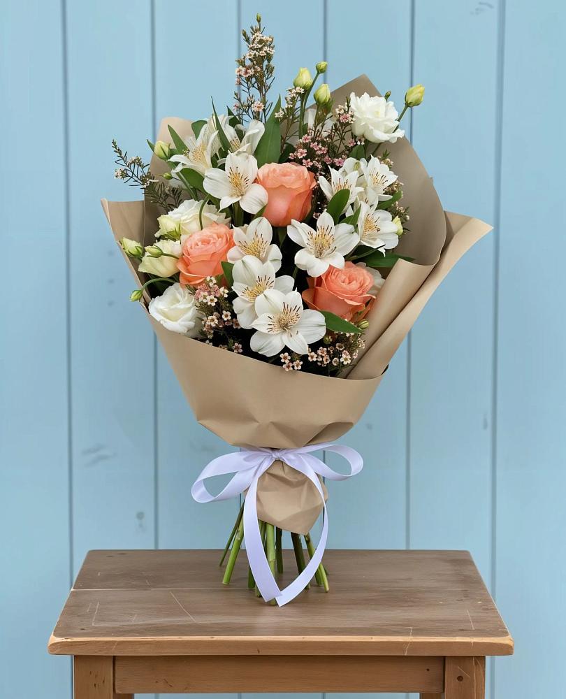 Букет цветов из: Альстромерии, Лизиантусы, Розы и Хризантемы в Покровке Воронежской области