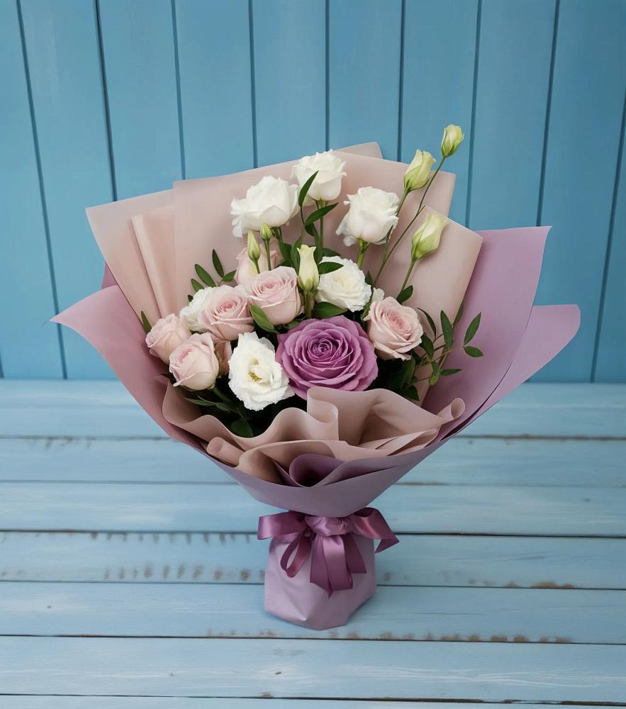 Букет цветов из: Розы и Лизиантусы в Покровке Воронежской области